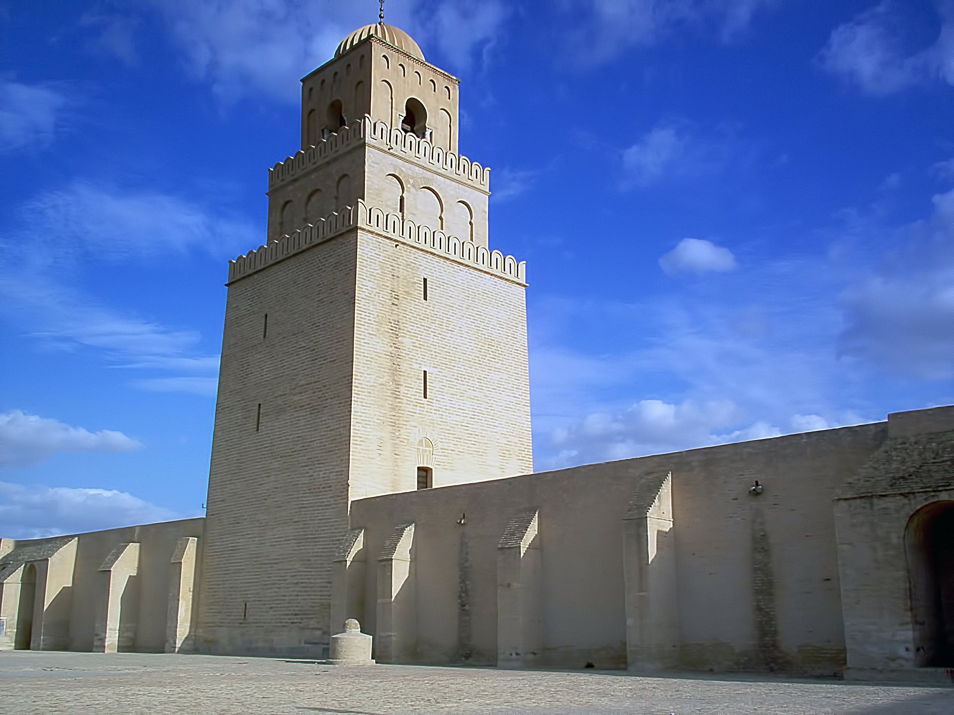 Tunisia - mosquita Torre
