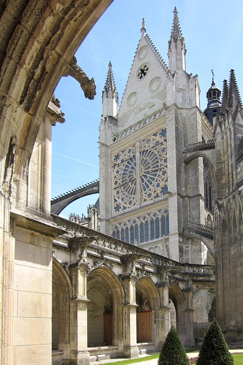 Trek_Package 5940 - st-gatien-cathedral-1143658 1280